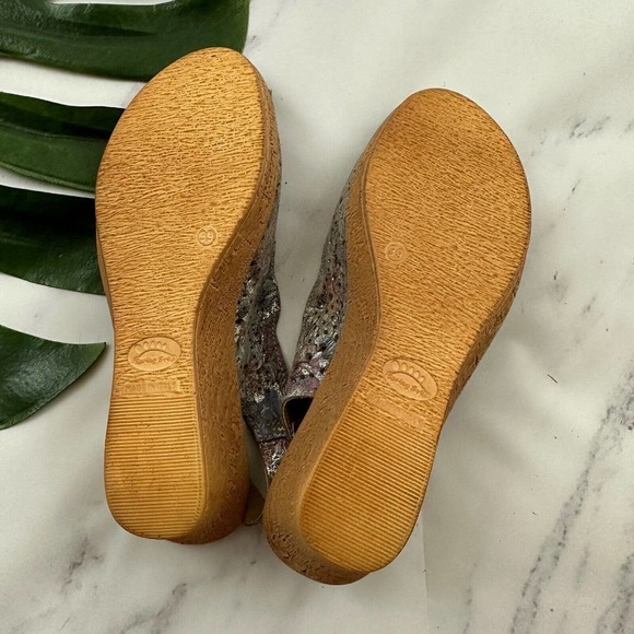 Spring Step Wedge Sandals Size 39 Purple Silver Perforated Leather Sling Back - Picture 6 of 7